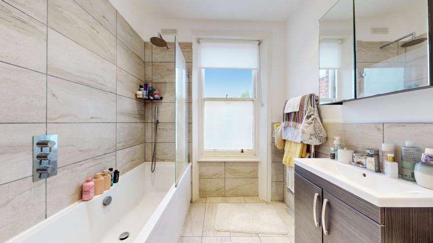 Stunning South Hampstead Apartment Canfield Gardens, South Hampstead